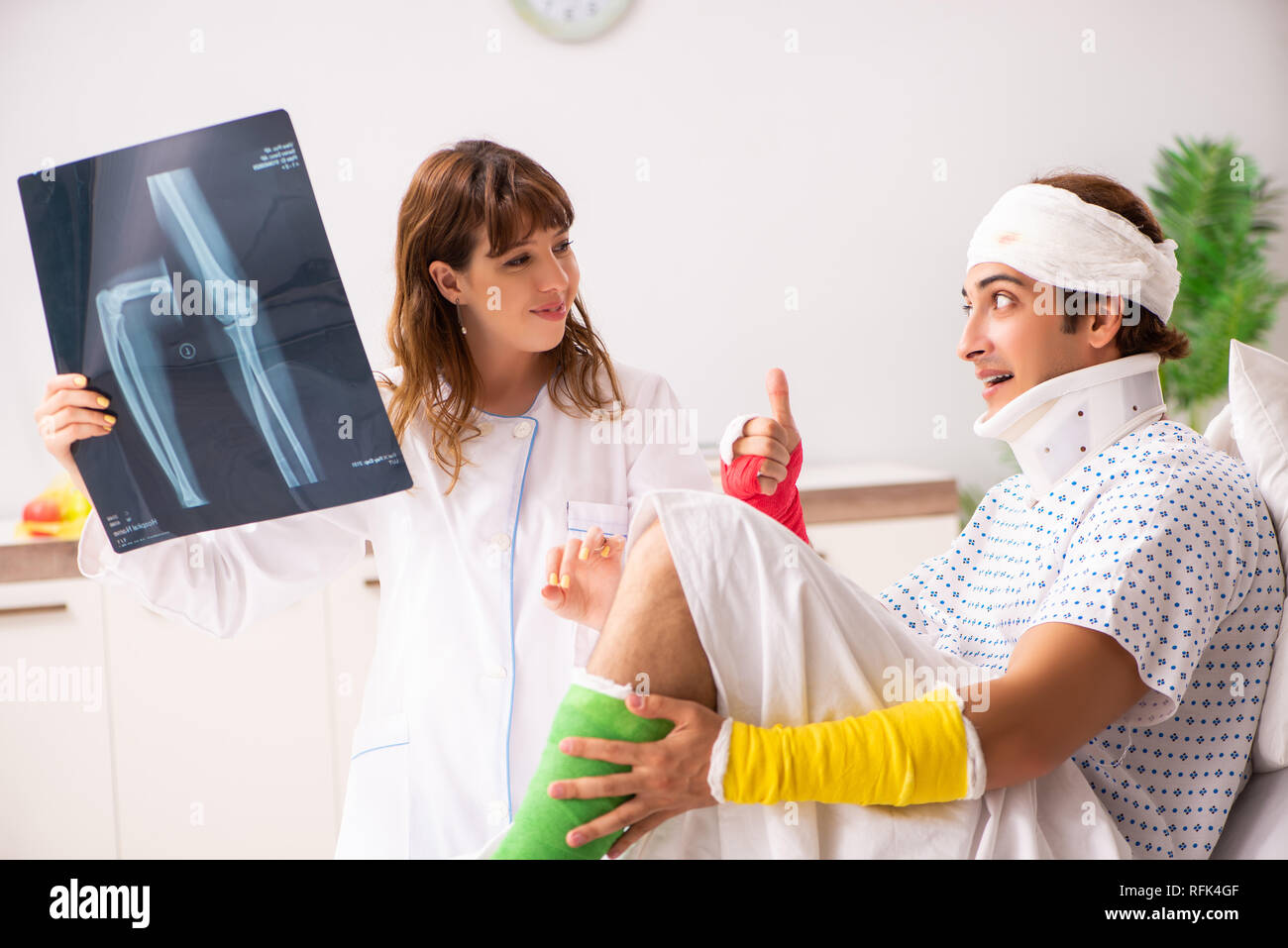 Doctor examining neck mri hi-res stock photography and images - Alamy