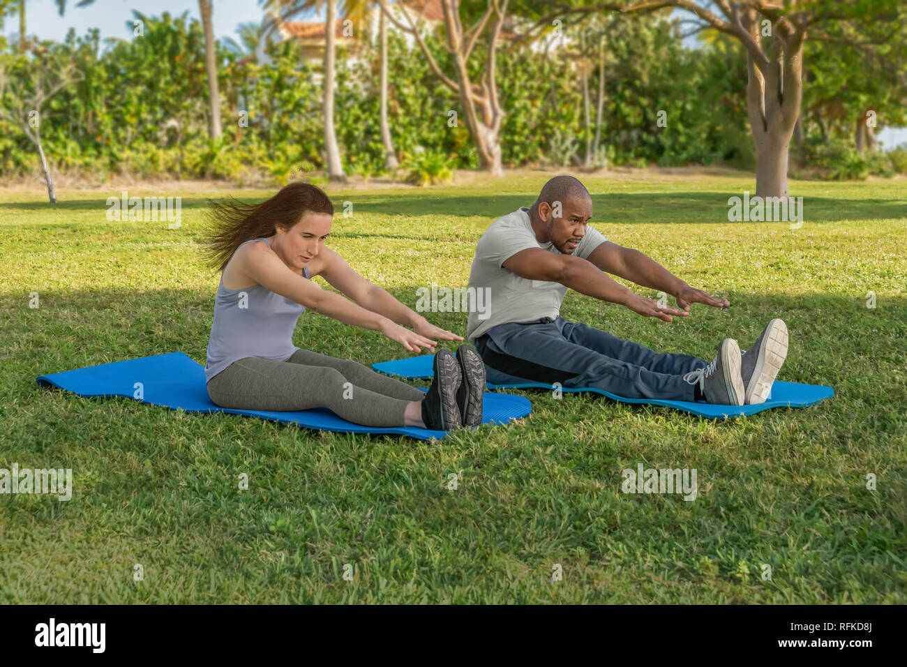 Legs extended hires stock photography and images Alamy