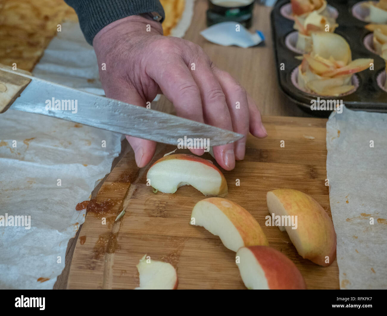 Wrinkly skin old man hi-res stock photography and images - Alamy