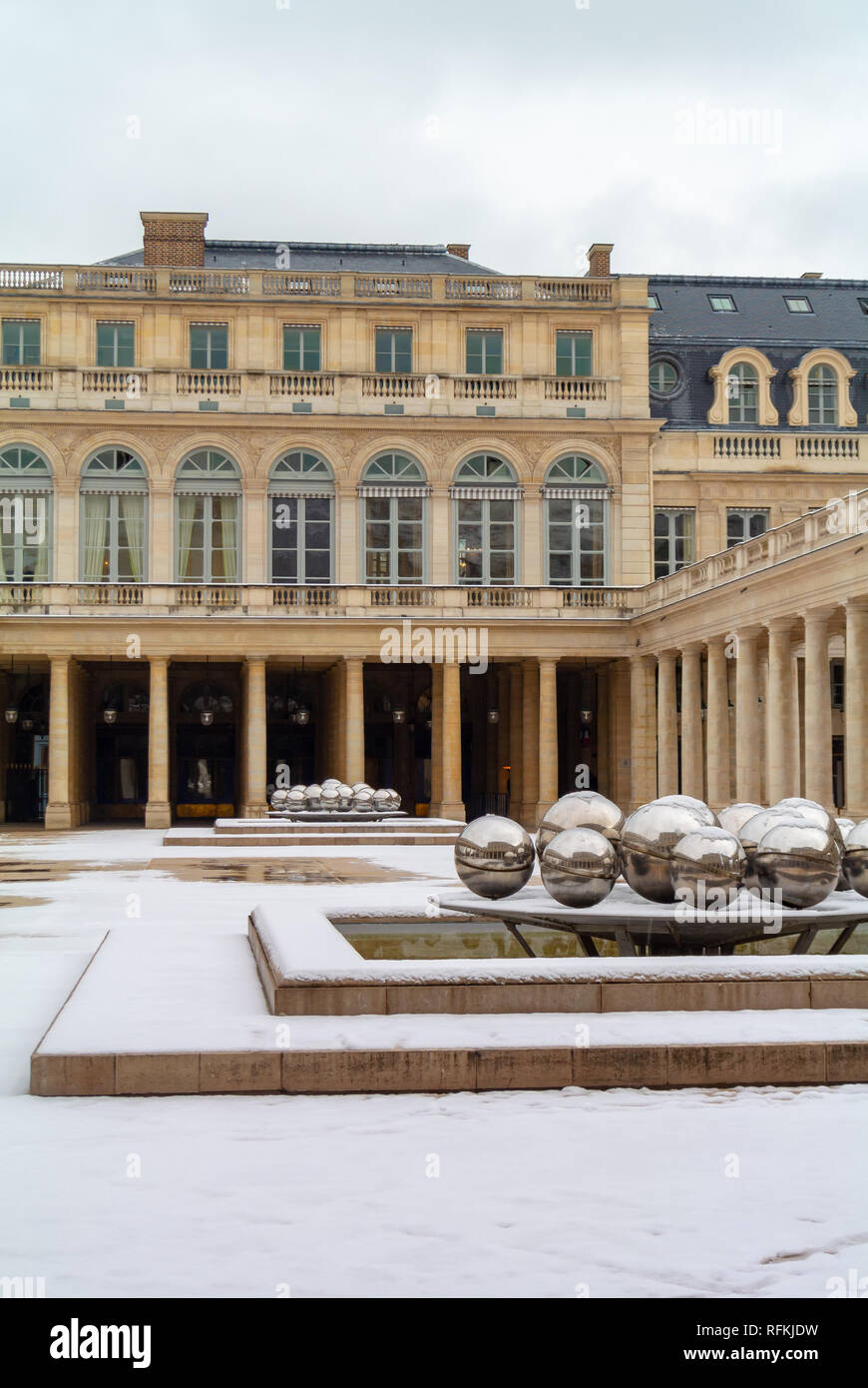 Fontaines de pol bury and the Conseil d'État, the Constitutional Council, and the Ministry of Culture, Palais Royal, Paris, France Stock Photo