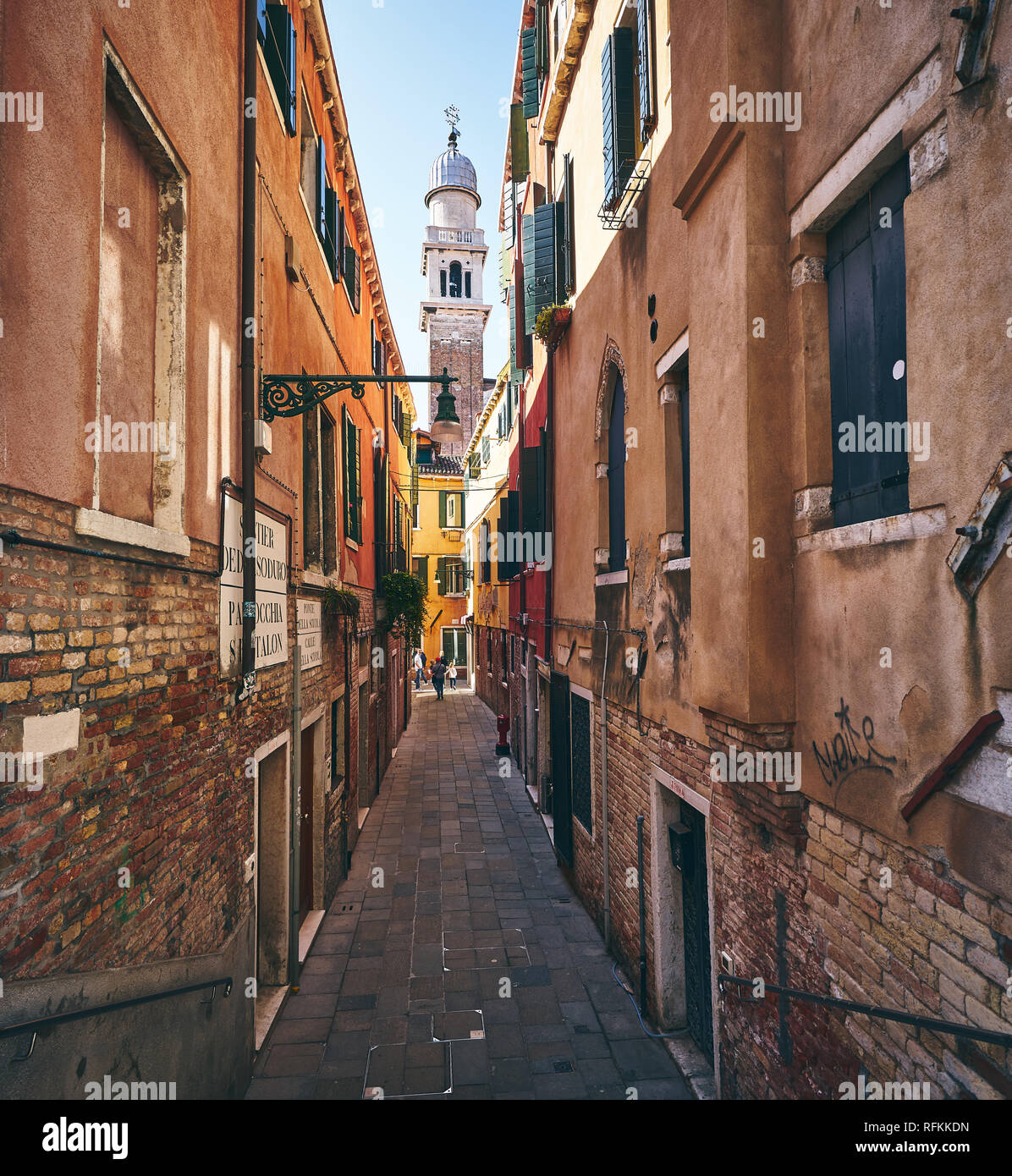 Narrow streets of Venice above canals, Venezia, Italy Stock Photo Alamy