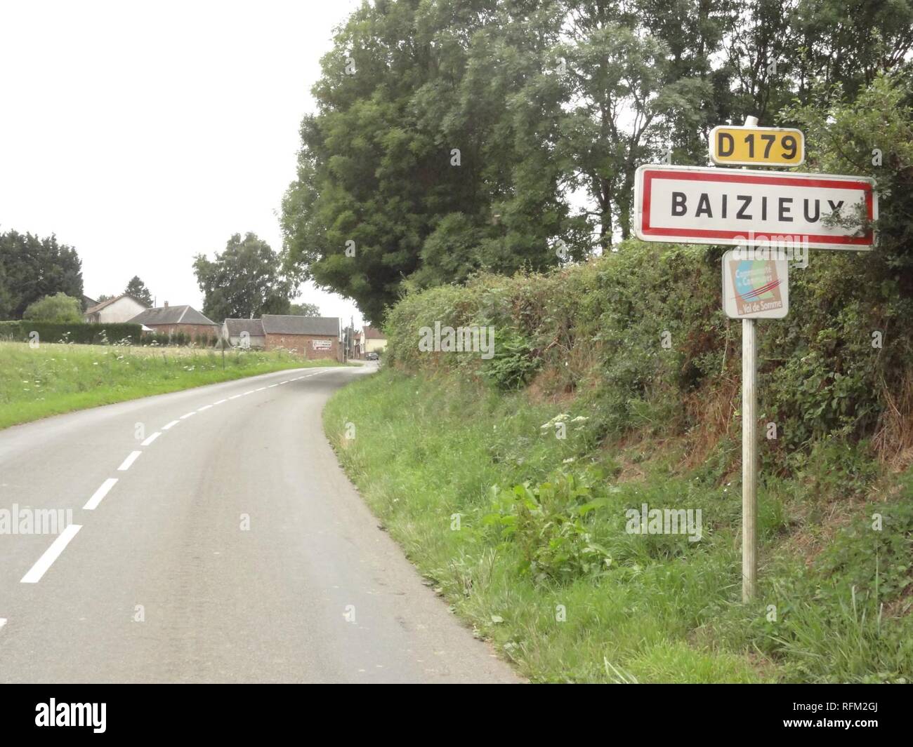 Baizieux (Somme) panneau d'entrée Stock Photo Alamy
