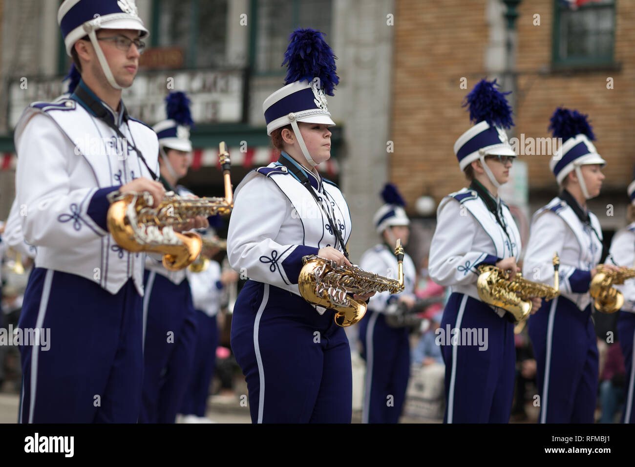 School marching band hi-res stock photography and images - Alamy