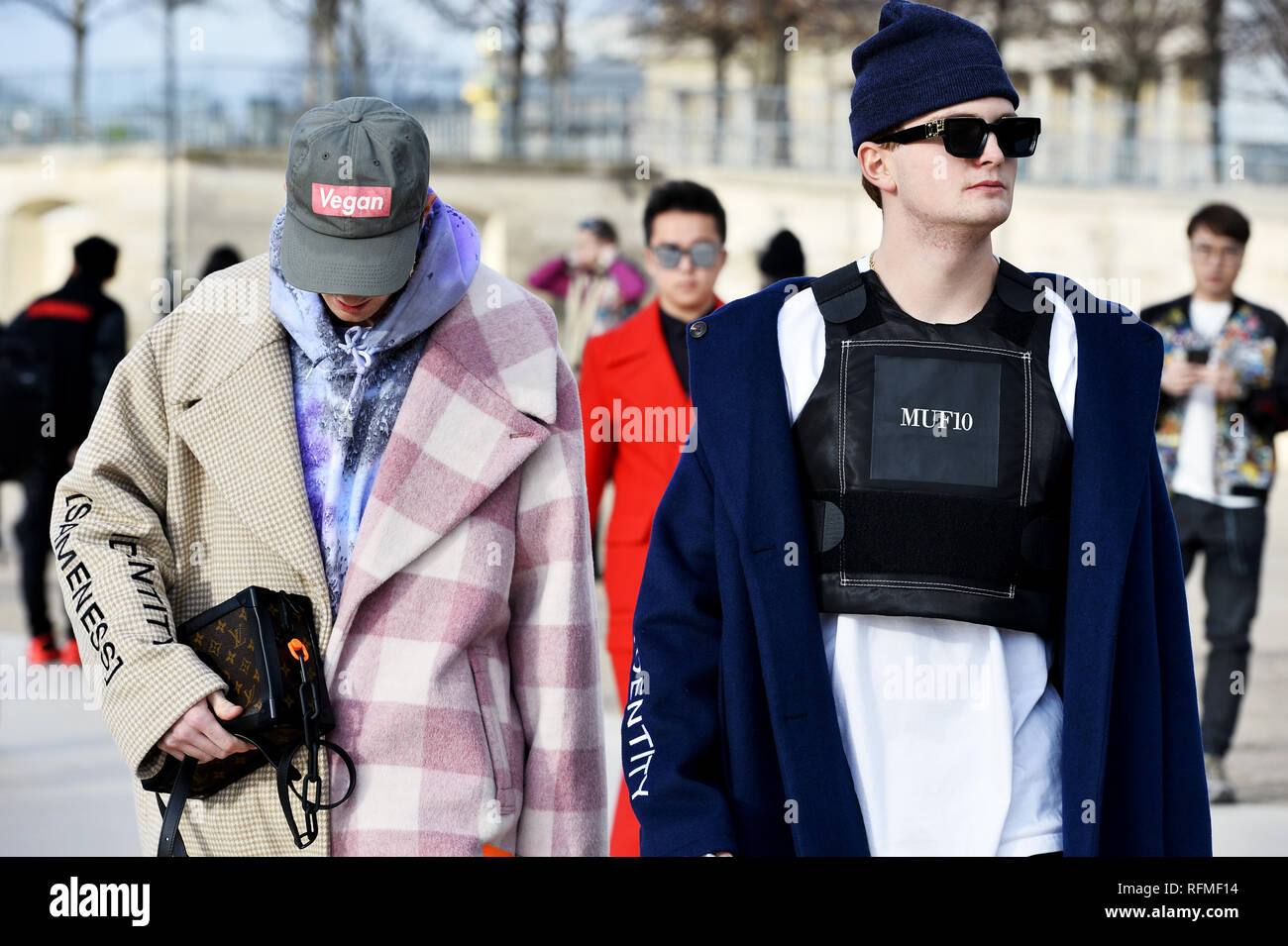 StreetStyle at Louis Vuitton - Paris Fashion Week Men F/W 2019