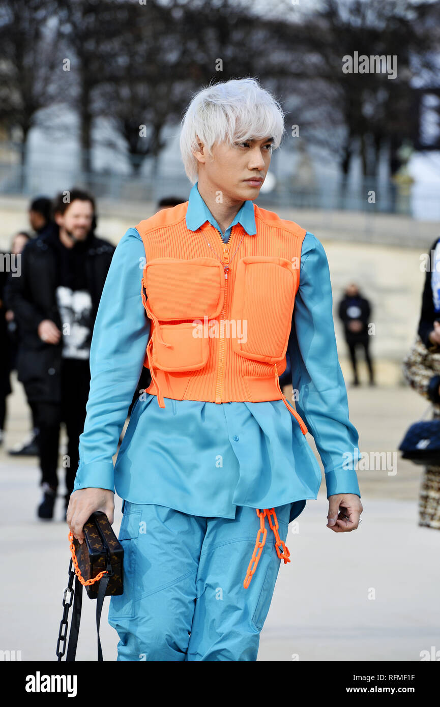 Paris Fashion Week Men's FW 2019 - Street Style at Louis Vuitton