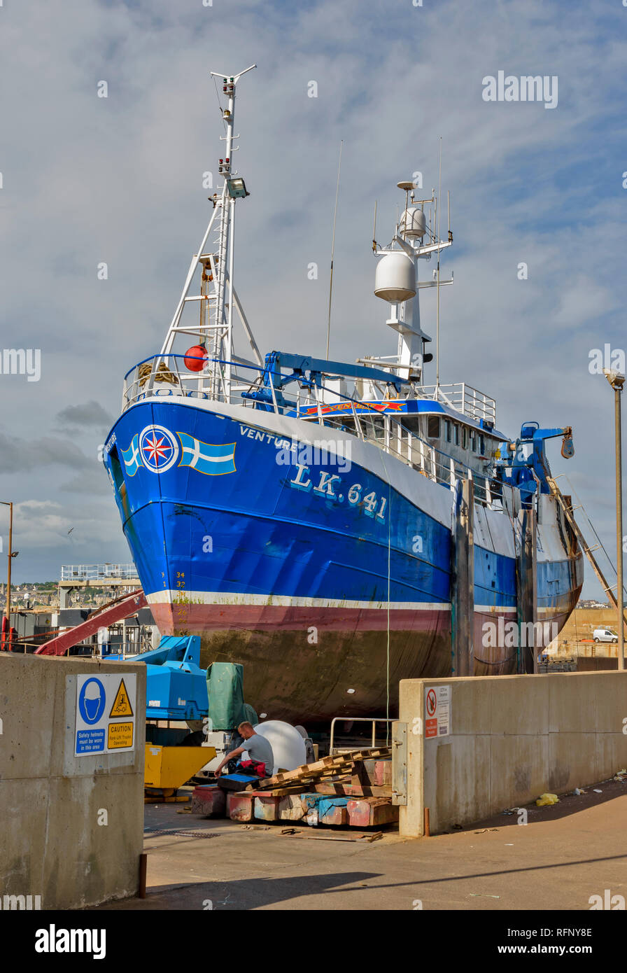 Macduff harbour fishing boat scotland hi-res stock photography and ...