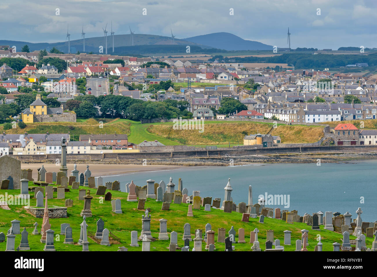 MACDUFF BANFSHIRE SCOTLAND VIEW OVER DOUNE CHURCH CEMETERY OR GRAVEYARD TOWARDS BANFF Stock