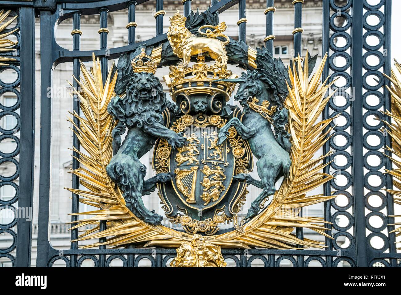 Emblem at Buckingham Palace, London, Great Britain Stock Photo