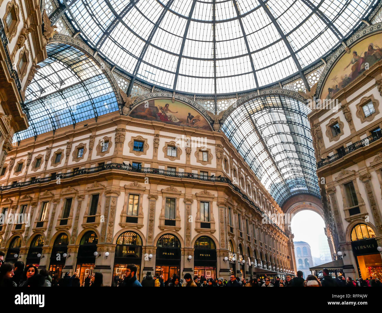 Milan Fashion Capital High Resolution Stock Photography and Images Alamy