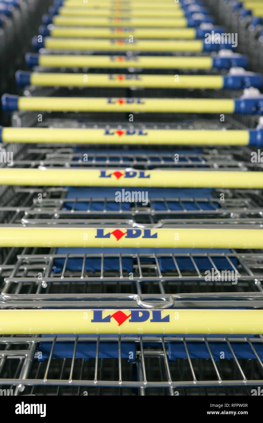 Lidl shopping trolley hires stock photography and images Alamy