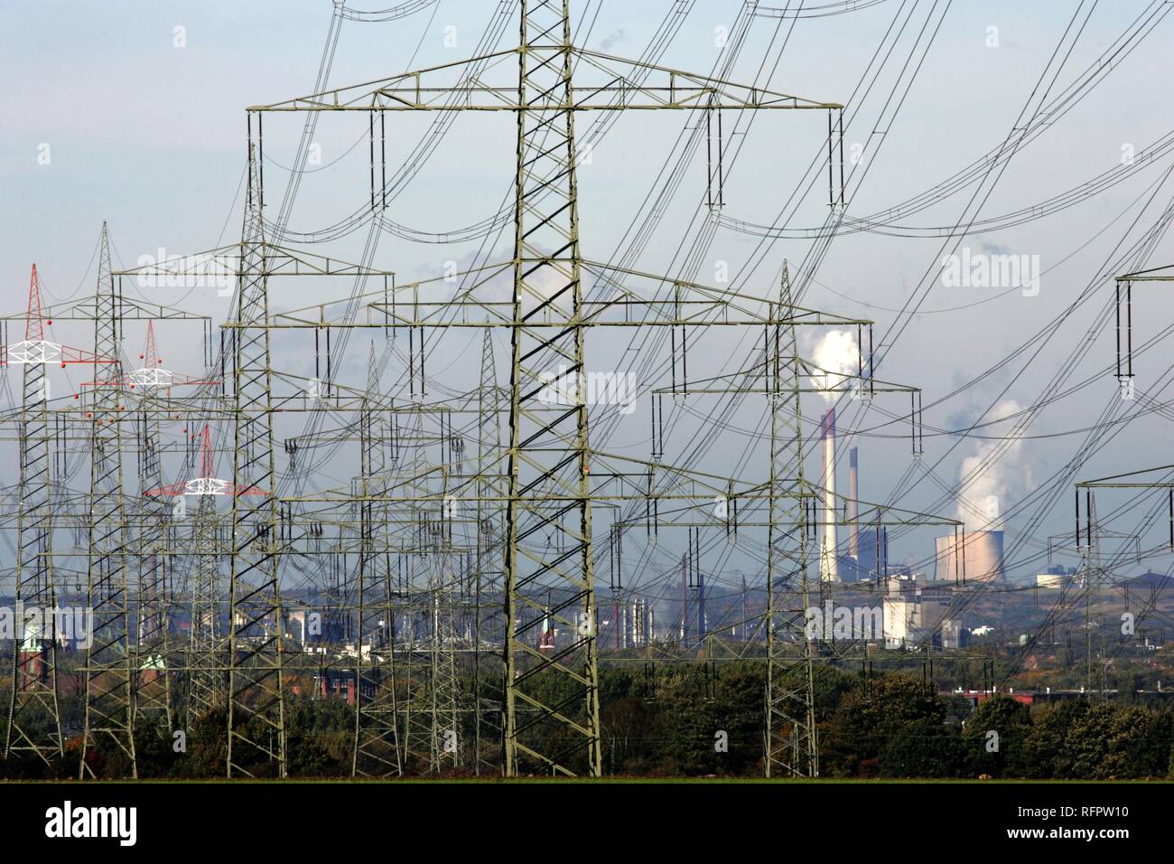 DEU, Germany, Bochum. high-voltage transmission lines, power station: Stock Photo