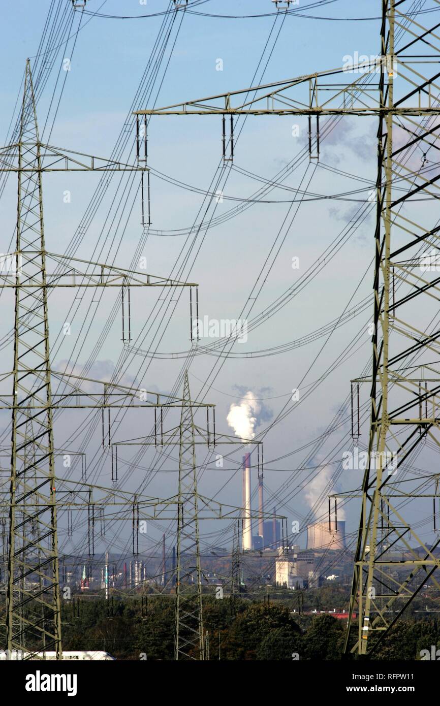 DEU, Germany, Bochum. high-voltage transmission lines, power station: Stock Photo