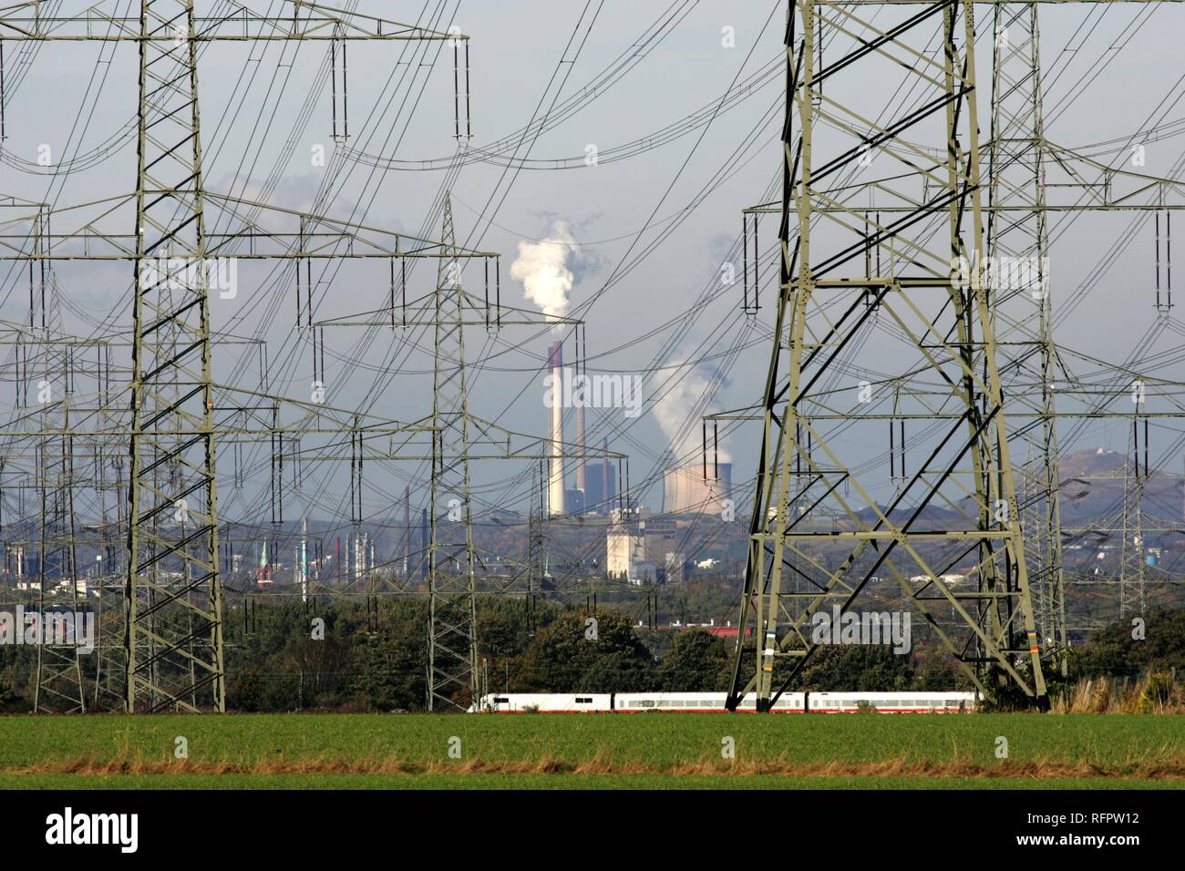 DEU, Germany, Bochum. high-voltage transmission lines, power station: Stock Photo