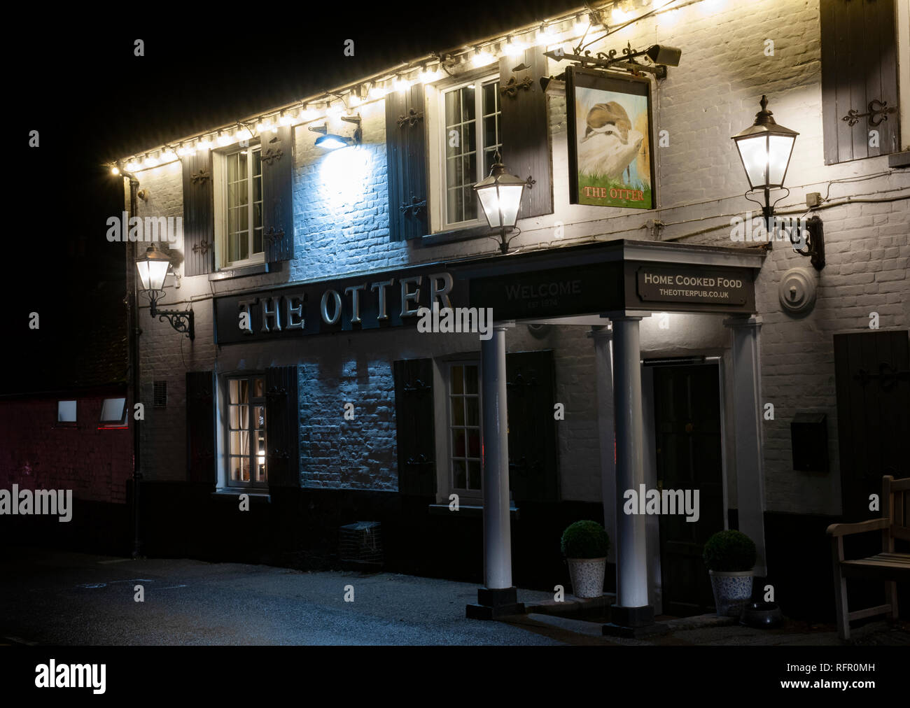 The Otter Pub - Public House - Otterbourne, Hampshire, England, UK Stock Photo