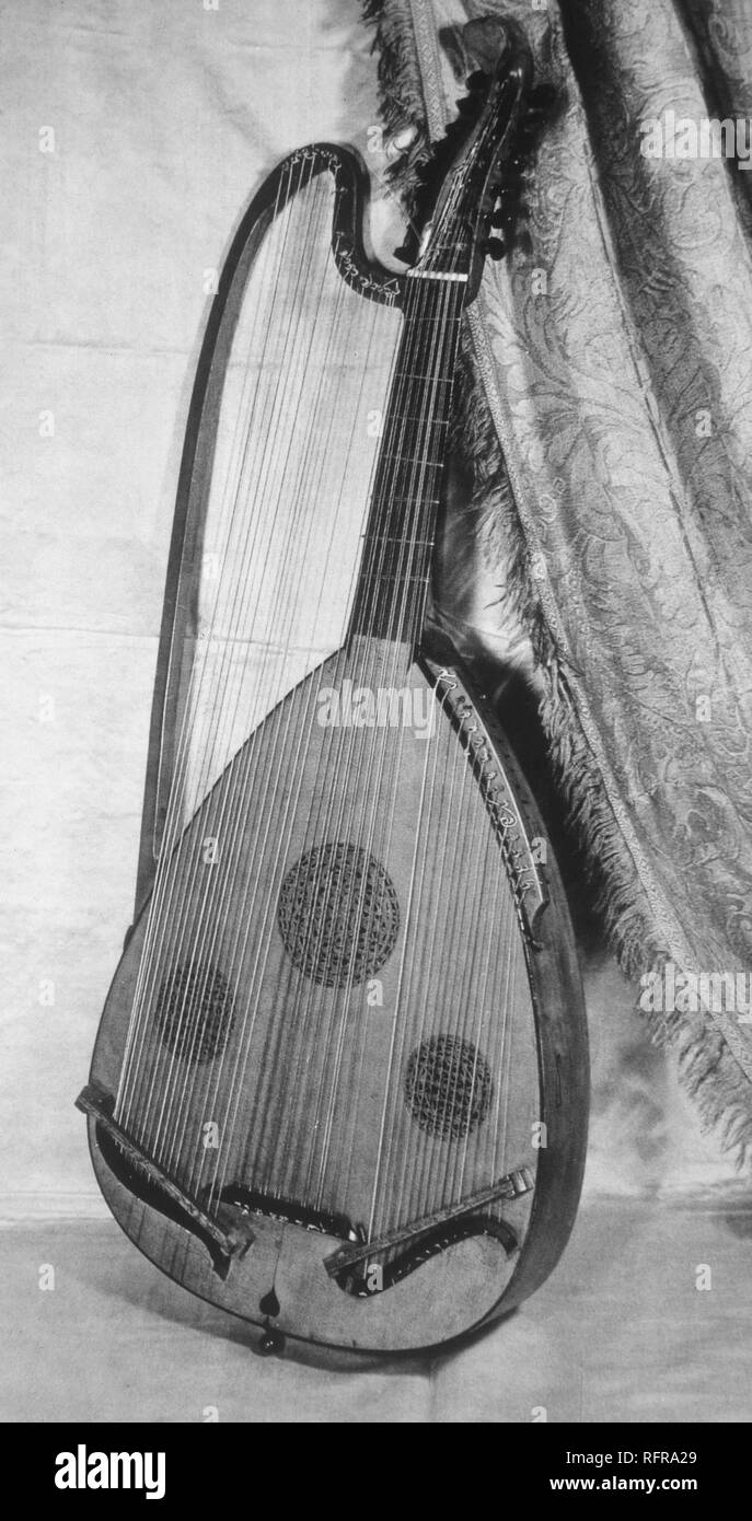 Laud lute hi-res stock photography and images - Alamy
