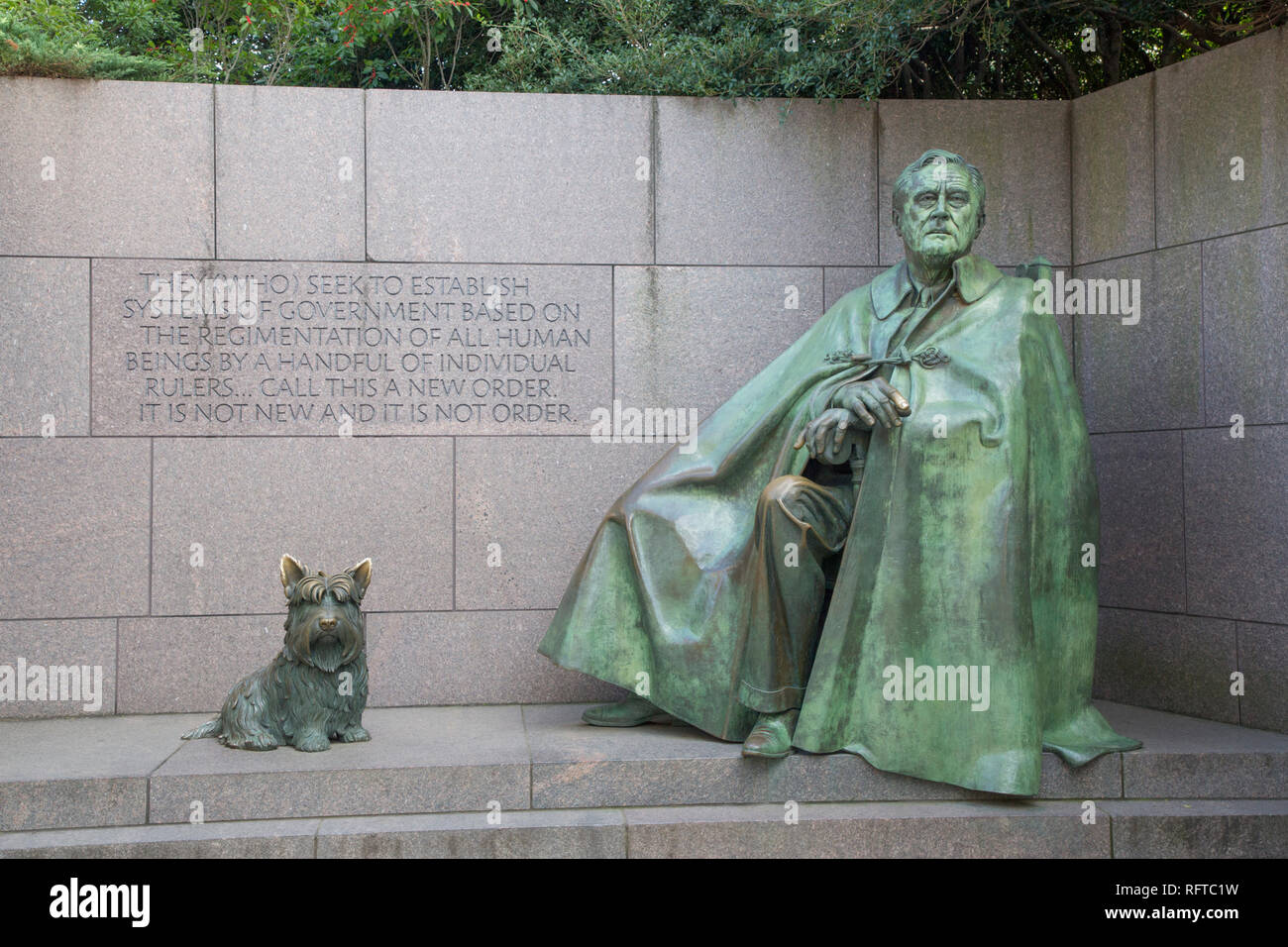 Statue of Roosevelt sitting with dog, Fala, Franklin Delano Roosevelt Memorial, Washington D.C., United States of America, North America Stock Photo