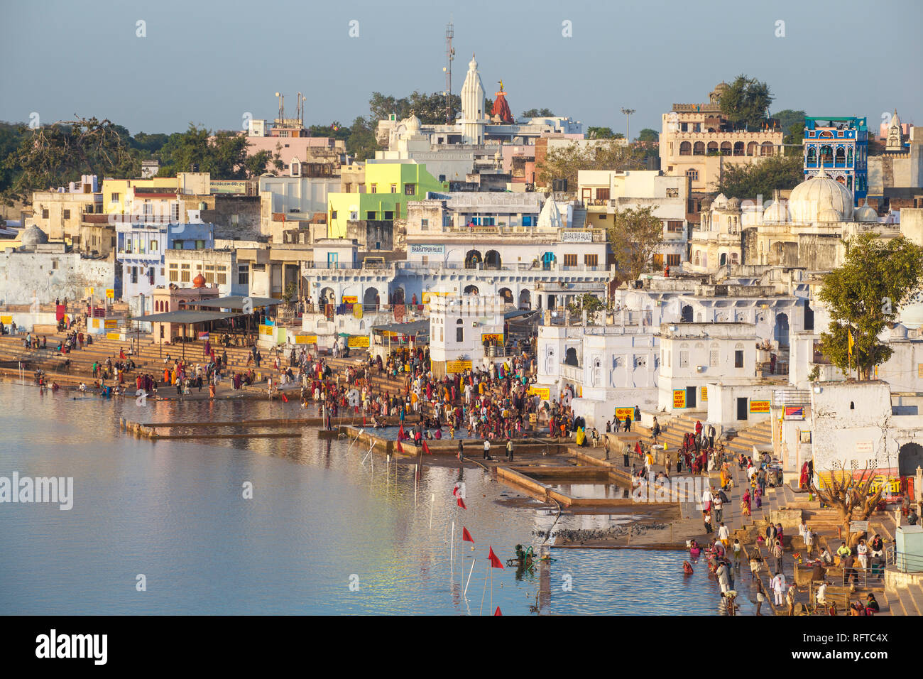 Pushkar Lake and bathing ghats, Pushkar, Rajasthan, India, Asia Stock ...