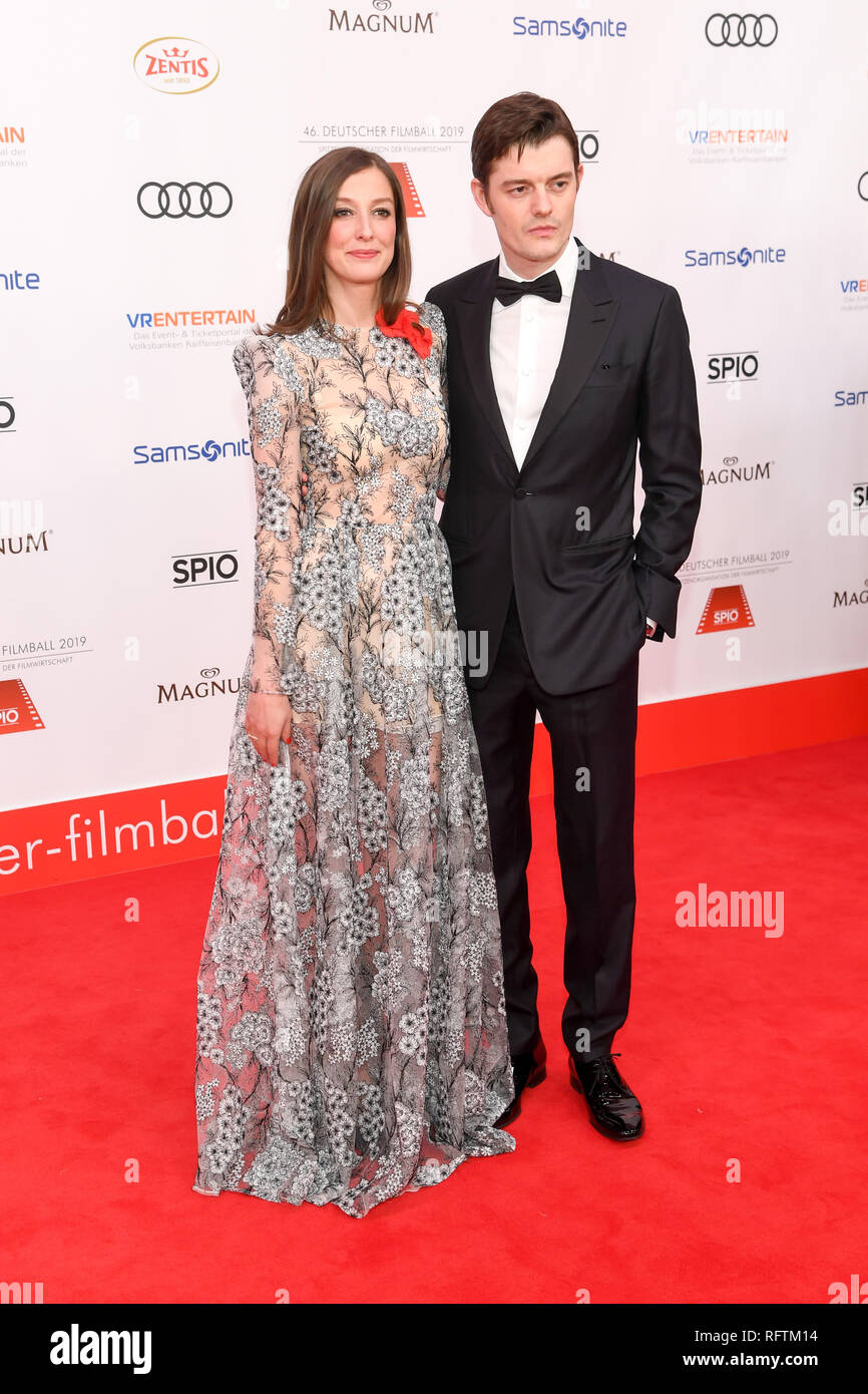 26 January 2019, Bavaria, München: Alexandra Maria Lara, actress, and her husband Sam Riley, actor, come to the 46th German Film Ball 2019 at the Hotel Bayerischer Hof. Photo: Tobias Hase/dpa Stock Photo
