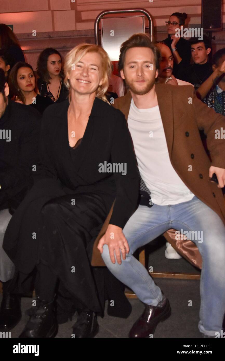 26/01/2019.- MBFW Front row desfile Pedro del Hierro Foto: Ana Duato y Pablo Rivero Stock Photo