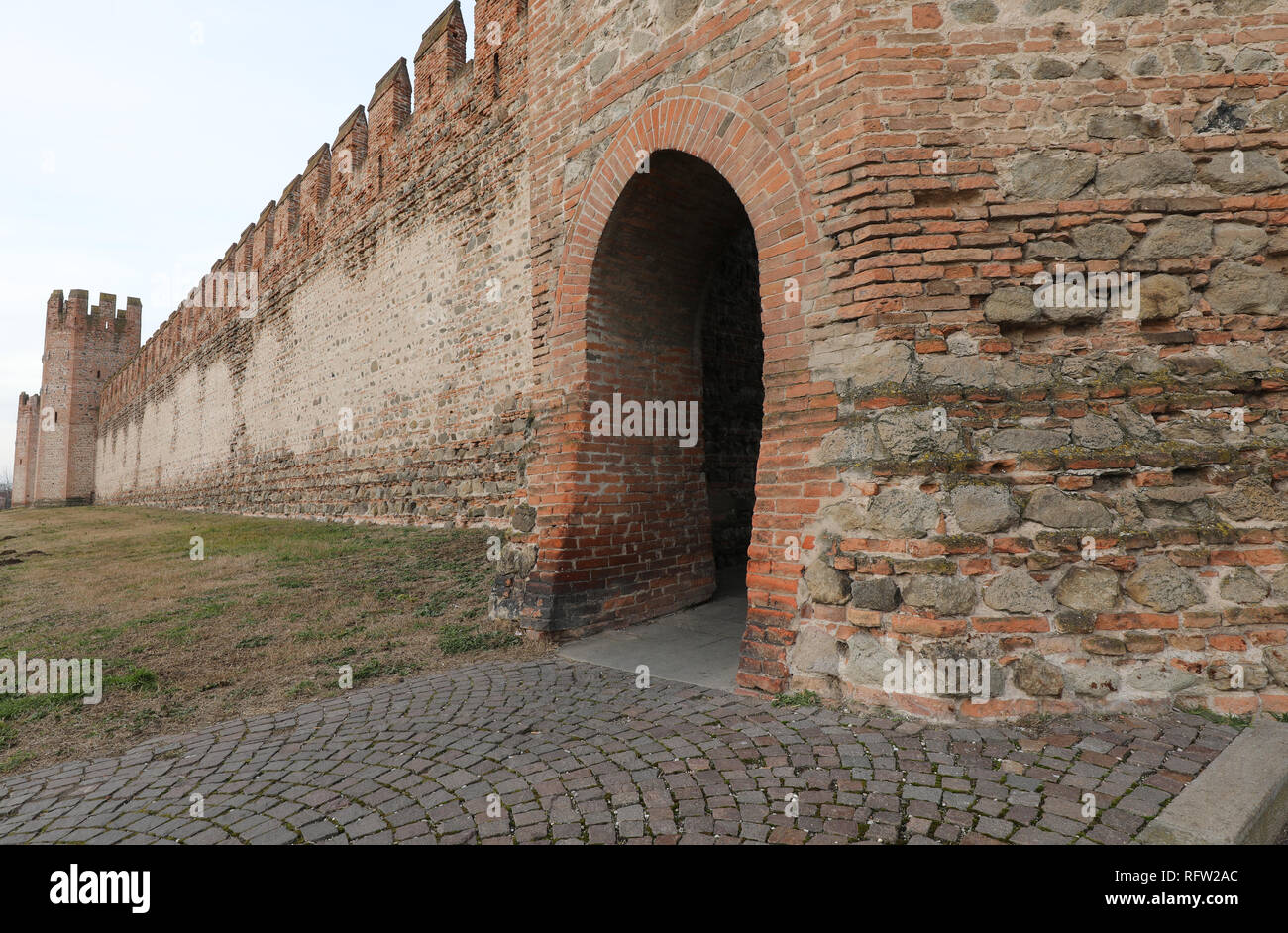brick wall of the walls used in the Middle Ages to defend the town of