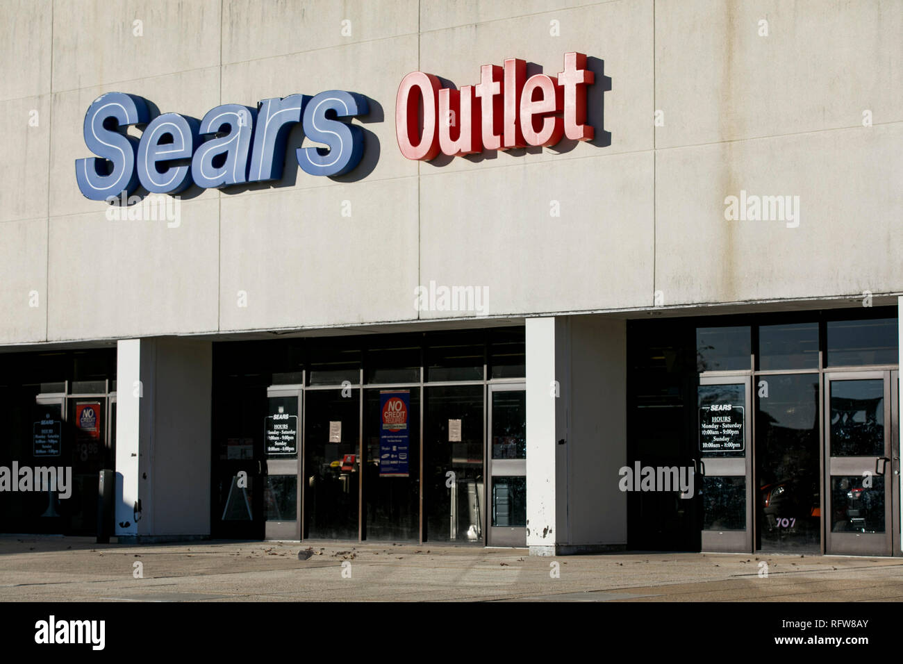 A logo sign outside of a Sears Outlet retail store location in Woodbridge, Virginia, on January 21, 2019. Stock Photo