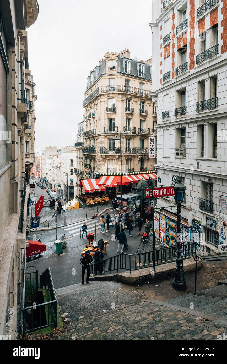 Lamarck caulaincourt metro hires stock photography and images Alamy