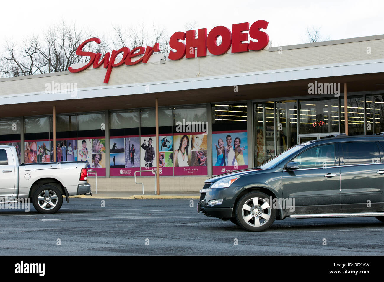 A logo sign outside of a Super Shoes retail store location in Chambersburg,  Pennsylvania on January 25, 2019 Stock Photo - Alamy