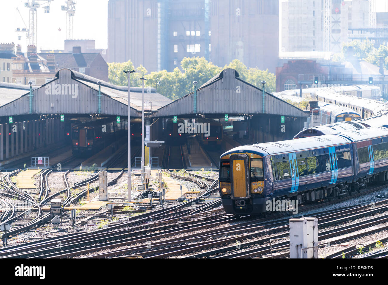 Victoria train station london old hires stock photography and images