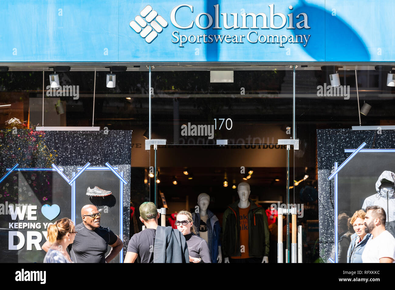 Columbia Sportswear Store High Resolution Stock Photography And Images Alamy