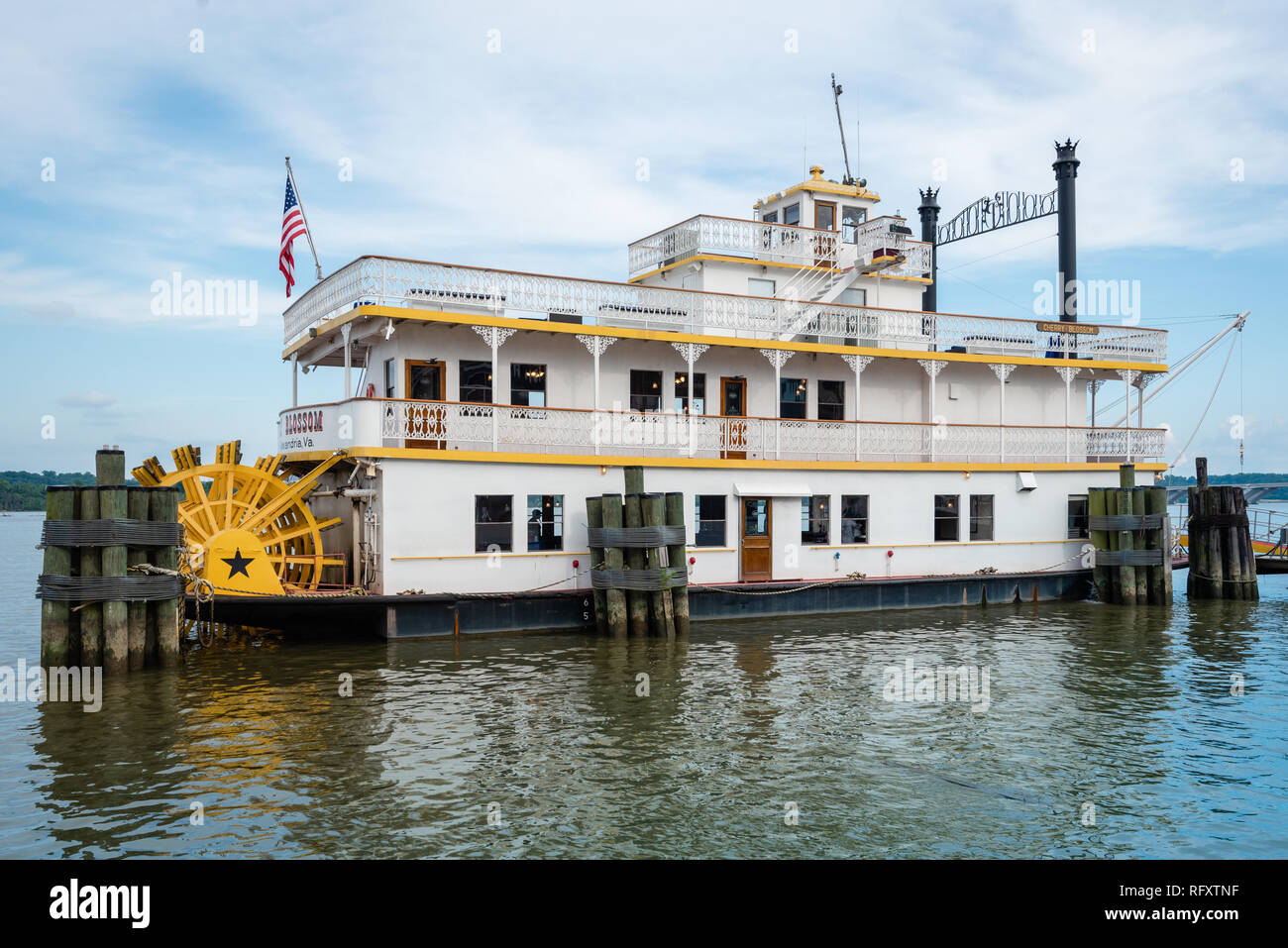 Cherry blossom riverboat hires stock photography and images Alamy