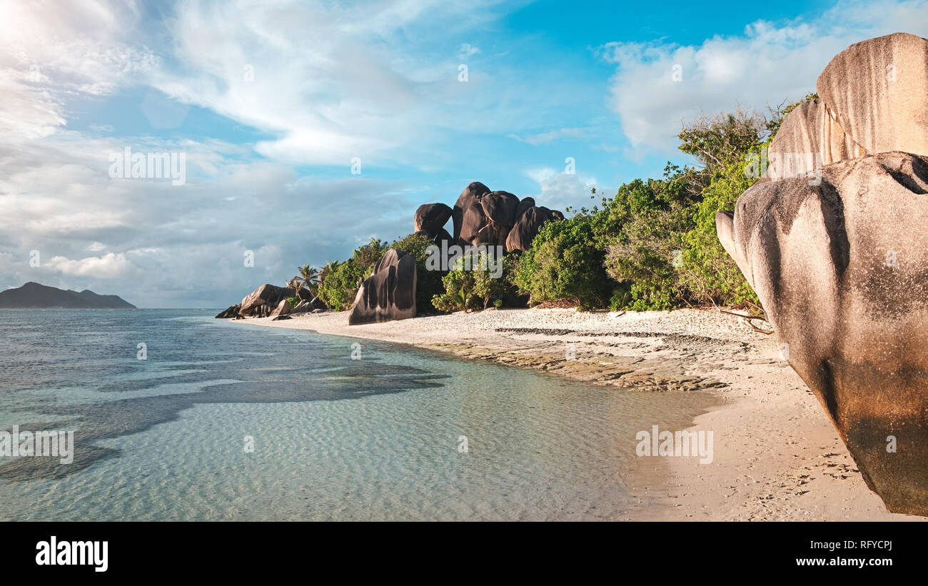 Art Beautiful sunset over the tropical beach Stock Photo - Alamy