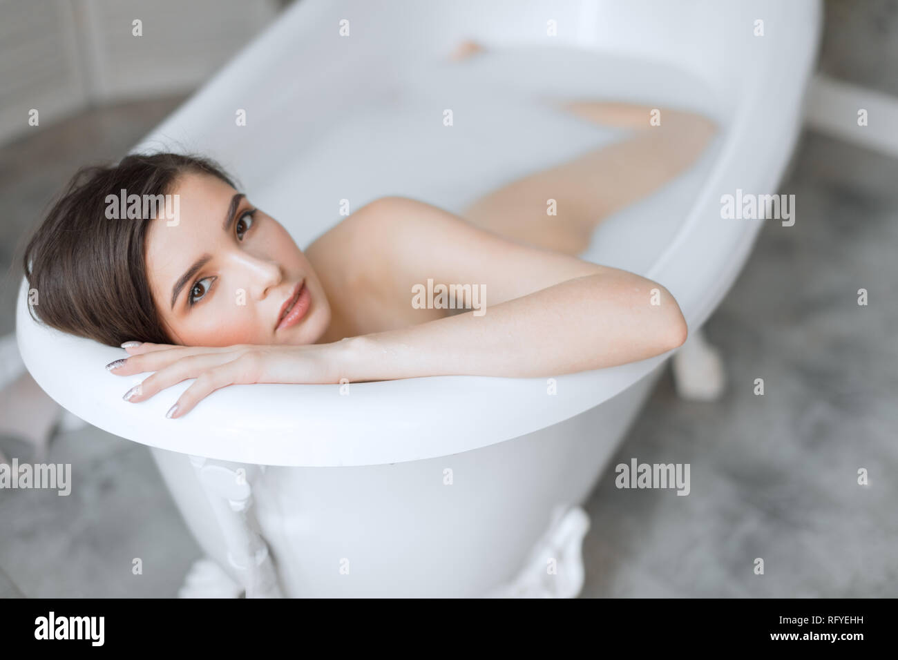 Rubber duck bath woman hi-res stock photography and images - Alamy