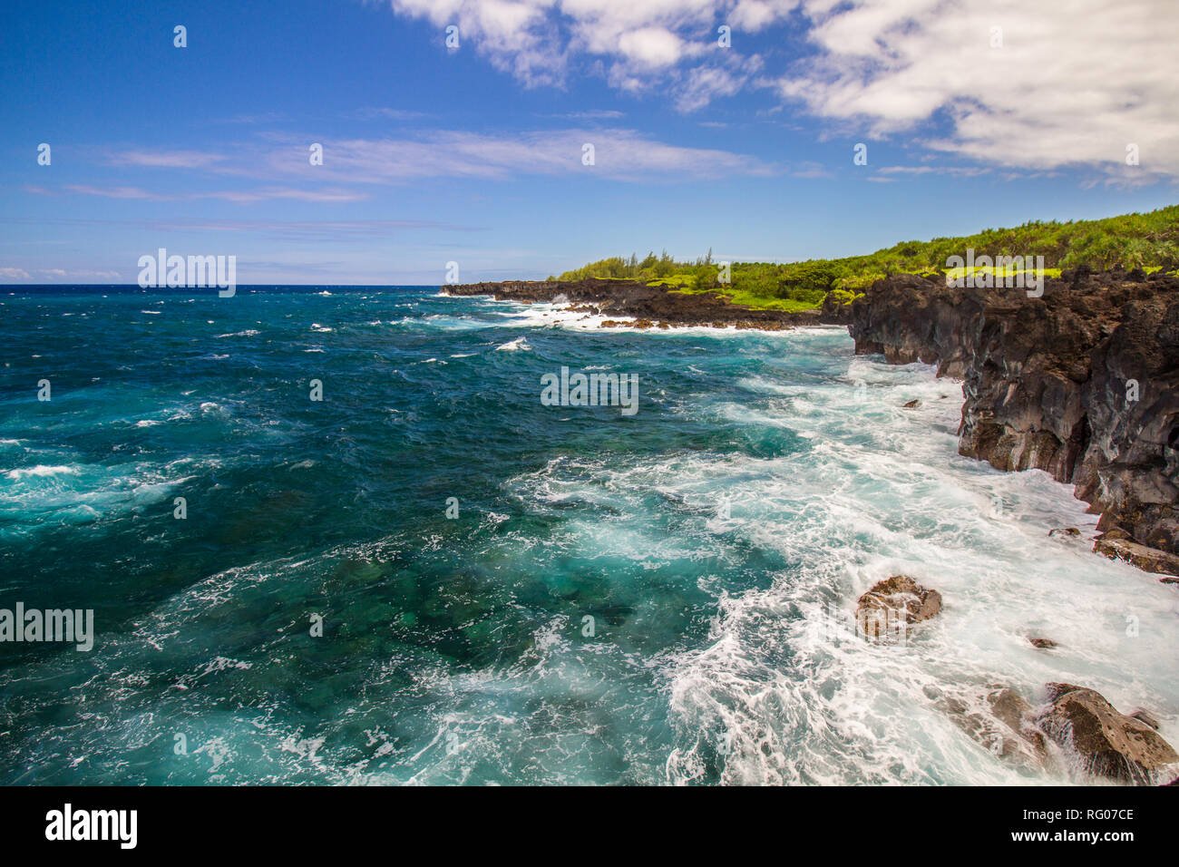 Dramatic view of the pacific shore at Maui, Hawaii Stock Photo