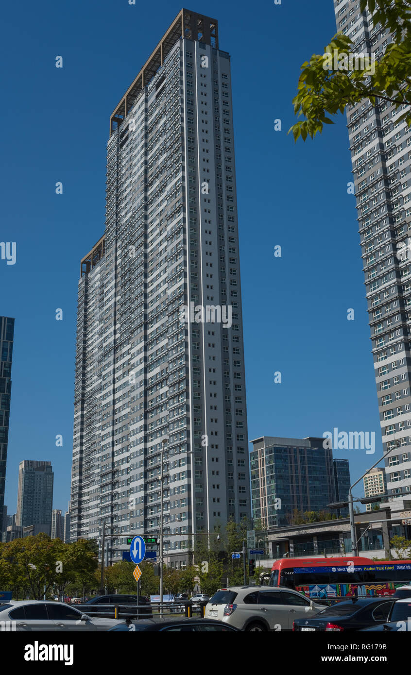Tower blocks in Songdo-dong, Incheon, Seoul, South Korea Stock Photo