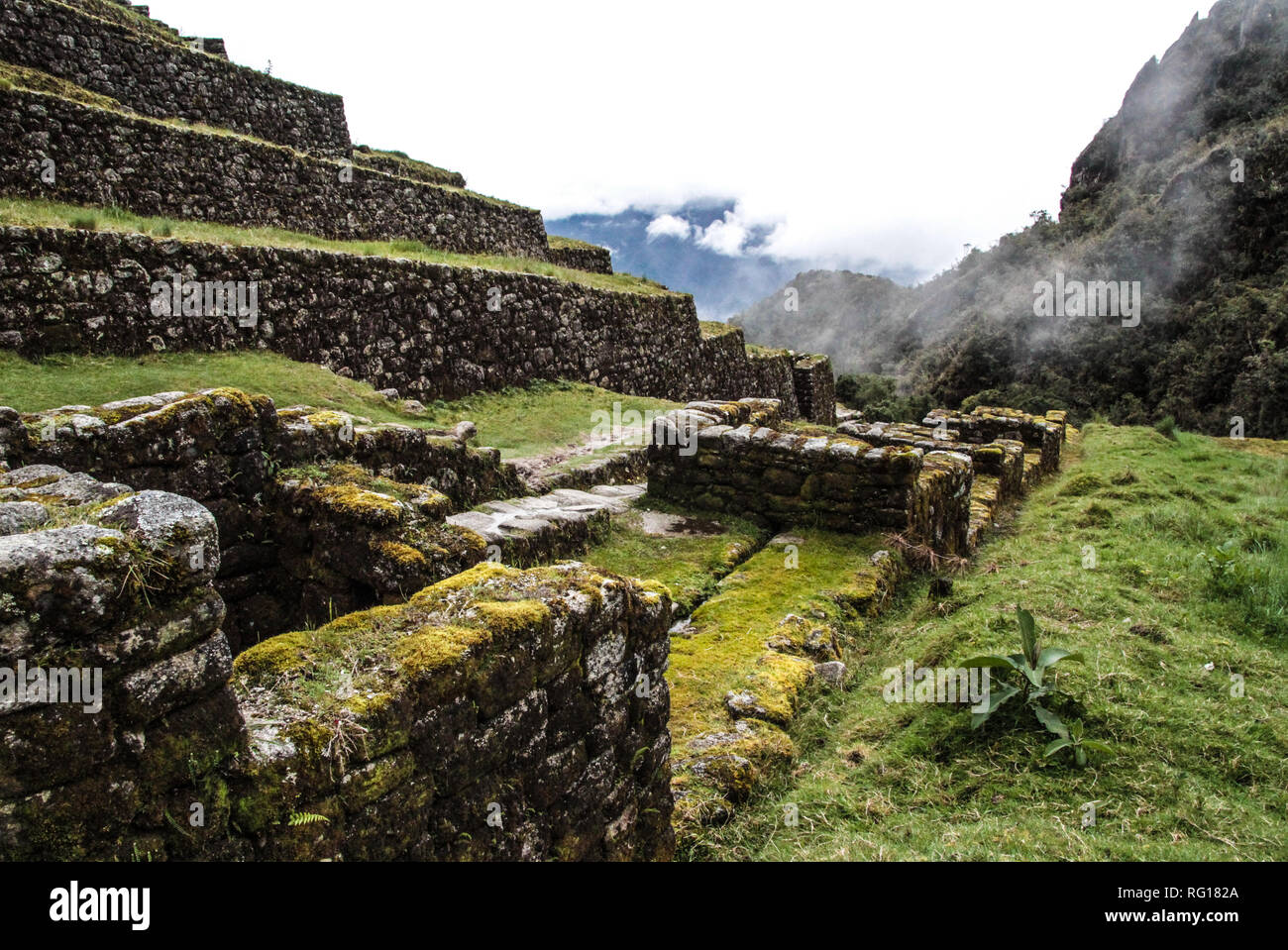 The lost city of the incas in peru hi-res stock photography and images ...