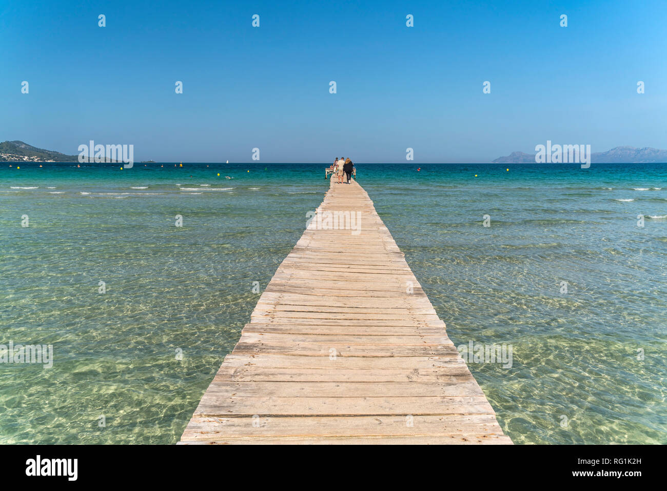 Steg an der Playa de Muro bei Akcudia, Mallorca, Balearen, Spanien  |  Playa de Muro beach, Majorca, Balearic Islands, Spain, Stock Photo