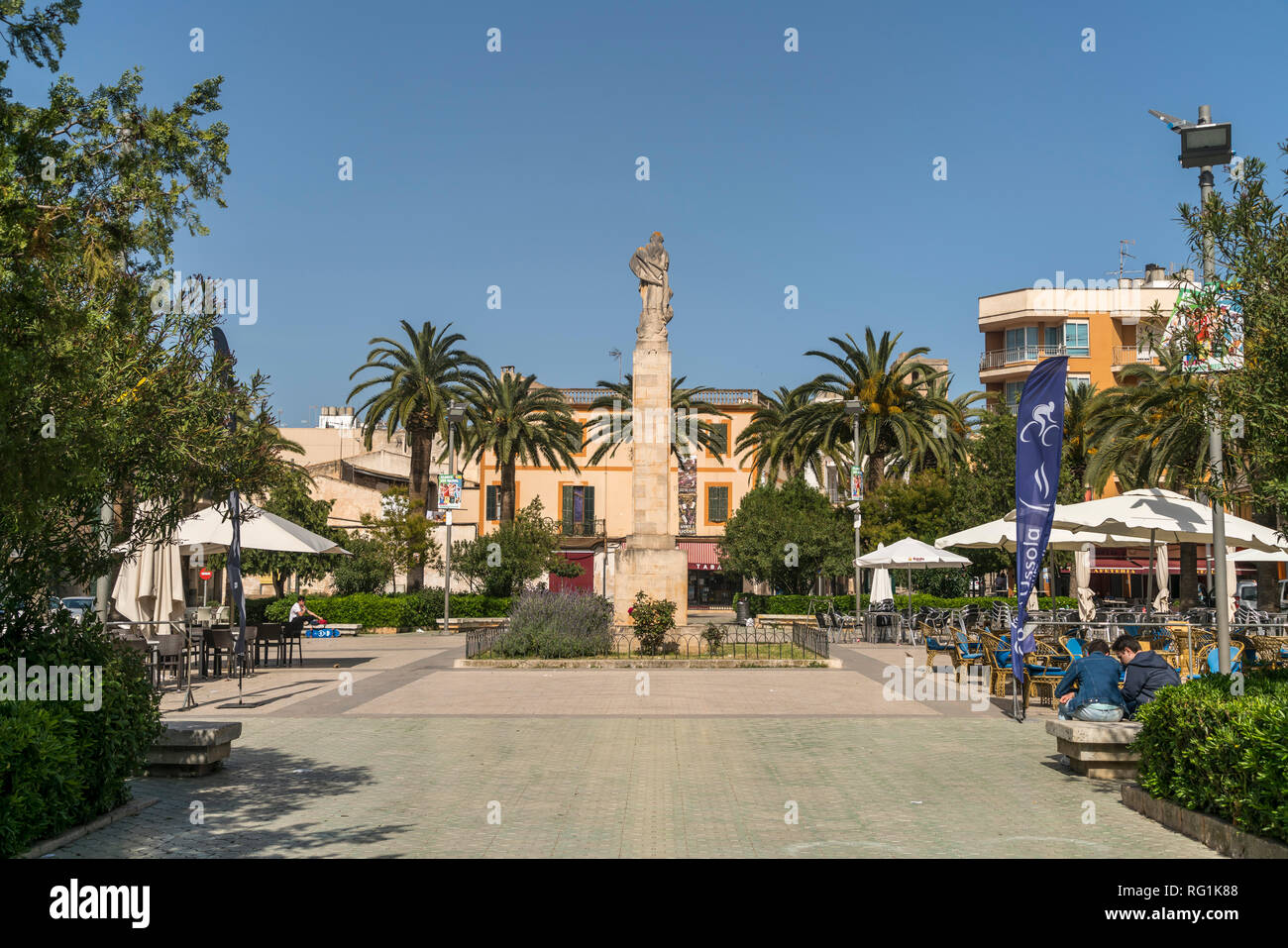 Marktplatz in Felanitx, Mallorca, Balearen, Spanien  |  Felanitx market sqaure, Majorca, Balearic Islands, Spain, Stock Photo