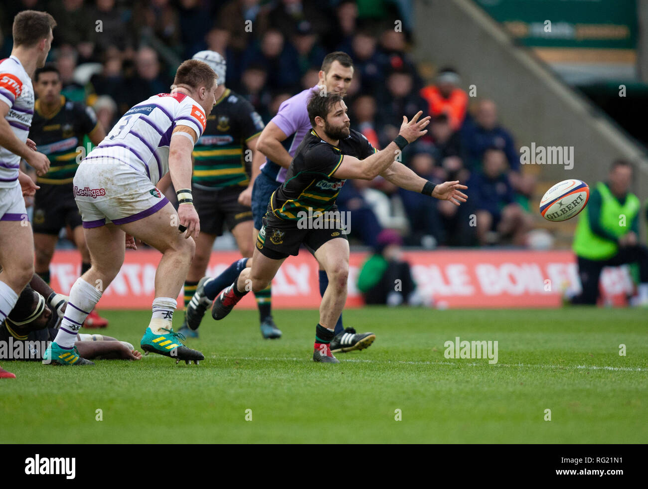 Northampton, UK. 26th January 2019. Cobus Reinach of Northampton Saints passes the ball during the Premiership Rugby Cup match between Northampton Saints and Leicester Tigers. Andrew Taylor/Alamy Live News Stock Photo