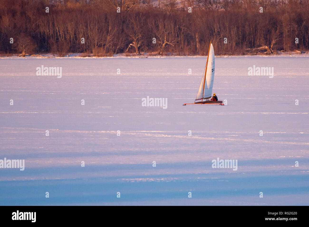 Lake pepin winter hi-res stock photography and images - Alamy