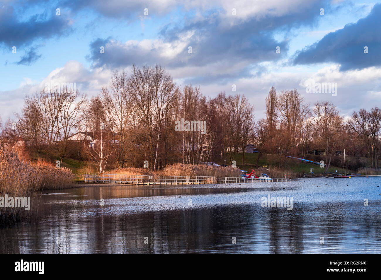 Kulkwitzer See In Leipzig Grunau Am Abend Mit Sturmwolken Im