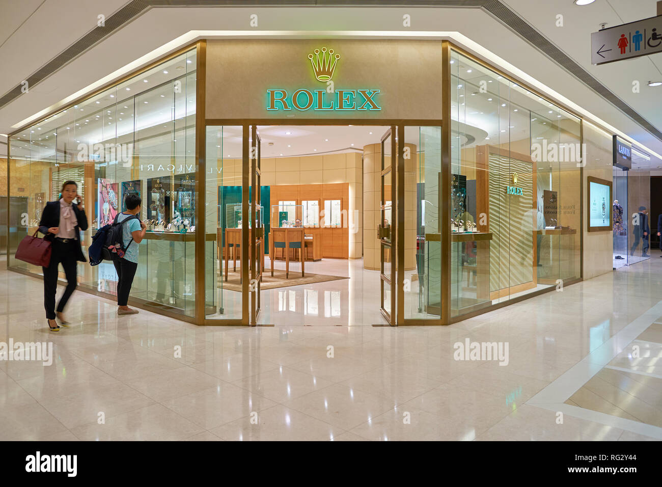 HONG KONG CIRCA SEPTEMBER, 2016 Rolex store at a shopping center in
