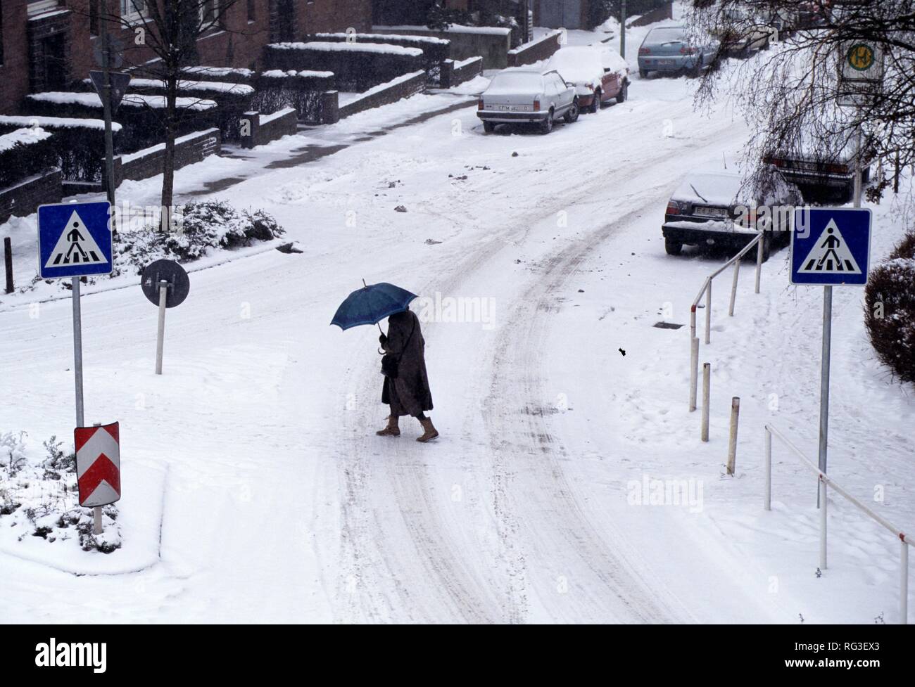 DEU, Germany : winter, snow-covered pedestrian-crossing. Stock Photo