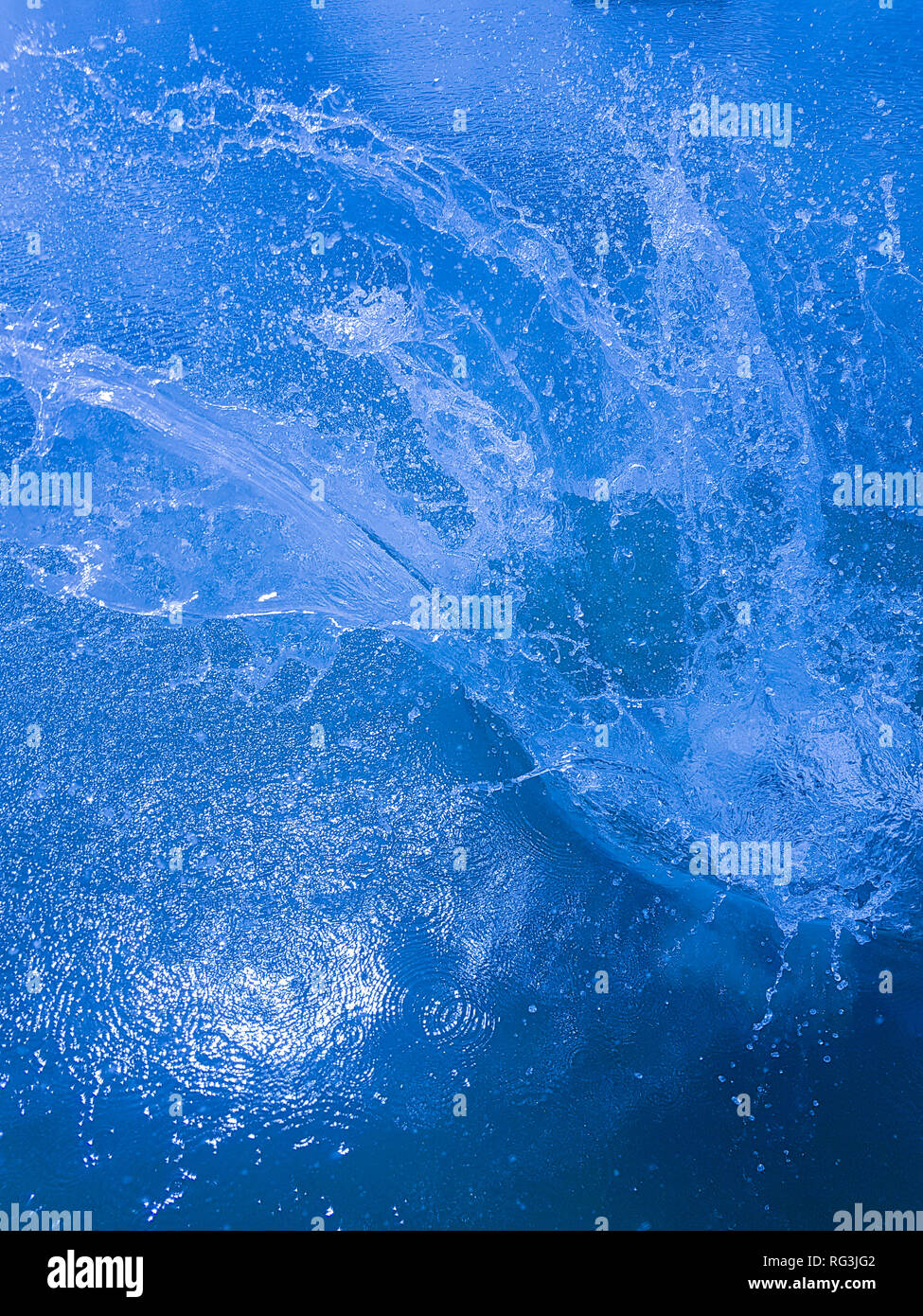 Phone water splash hi-res stock photography and images - Alamy