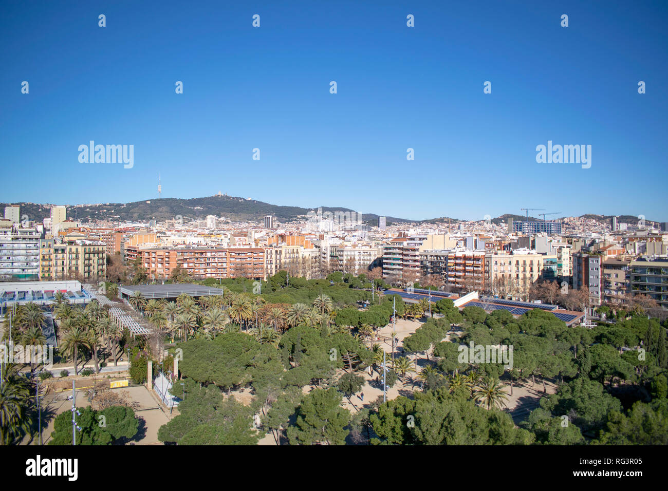 Barcelona buildings hi-res stock photography and images - Alamy