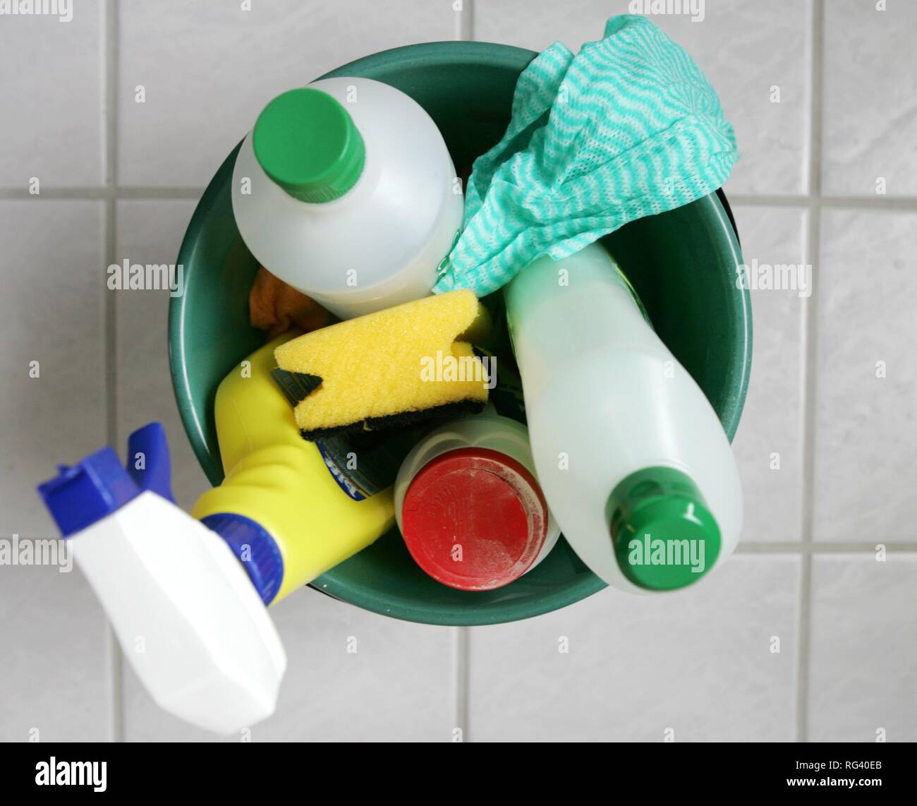 DEU, Germany : Housecleaning in a private house/apartment. Cleaning in the bathroom. Stock Photo