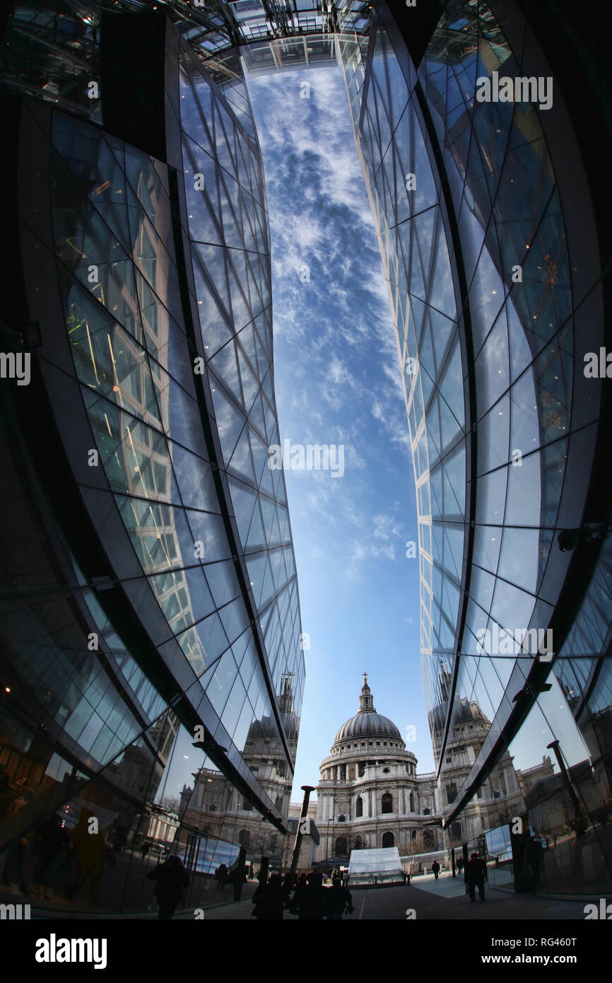 London architecture contrast hi-res stock photography and images - Alamy
