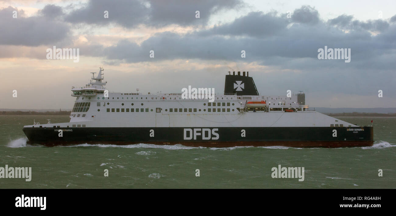 The DFDS Car Ferry 'Dover Seaways' crossing the english channel from Calais  to Dunkirk Stock Photo - Alamy