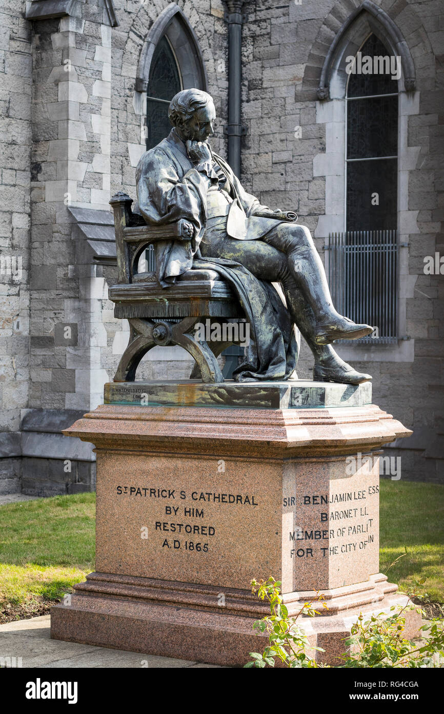 Statue of Sir Benjamin Lee Guinness outside Saint Patrick’s Cathedral, Dublin, Ireland, Europe Stock Photo