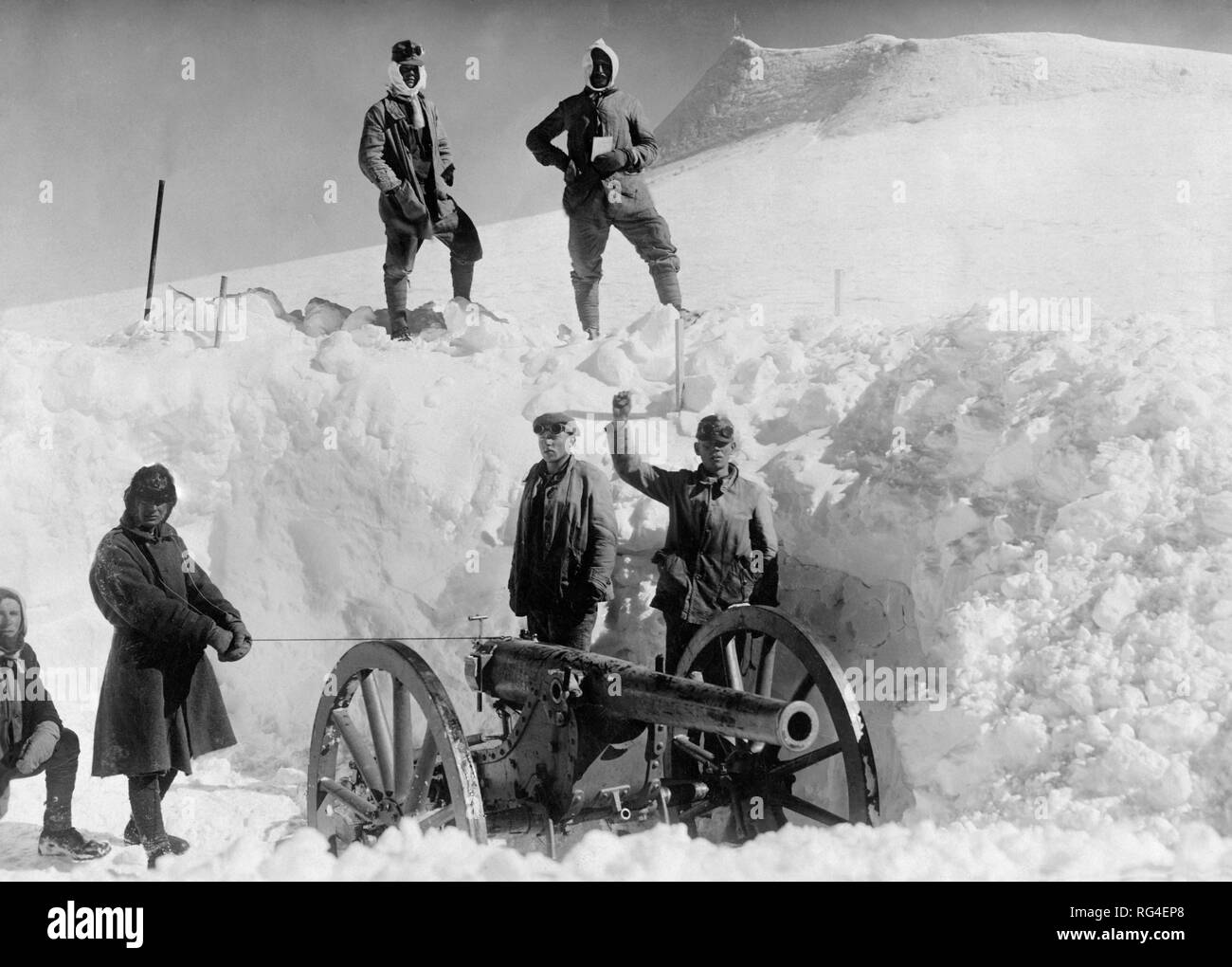 austrian cannon on cima piatta, 1918 Stock Photo