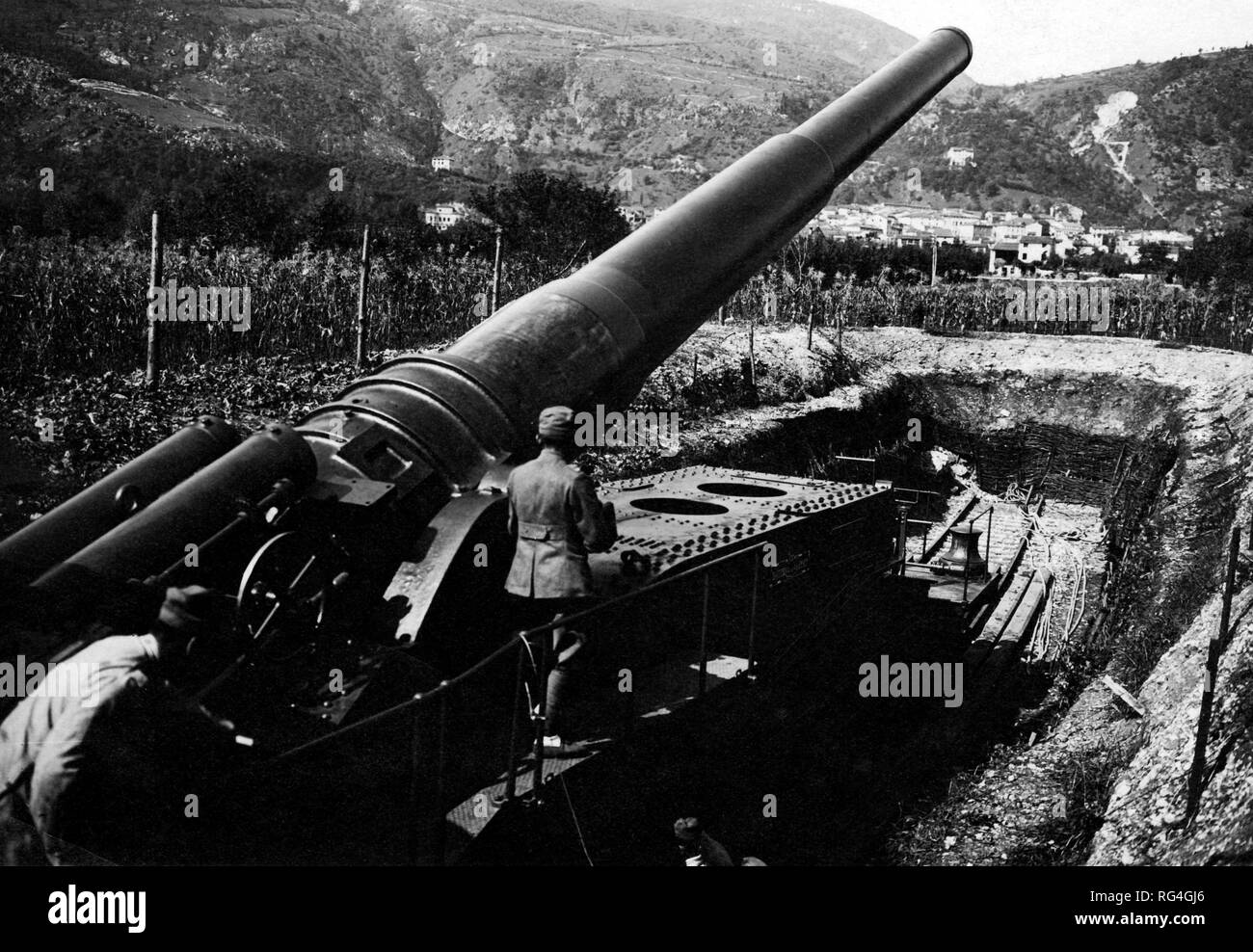 Cannoni prima guerra mondiale hires stock photography and images Alamy